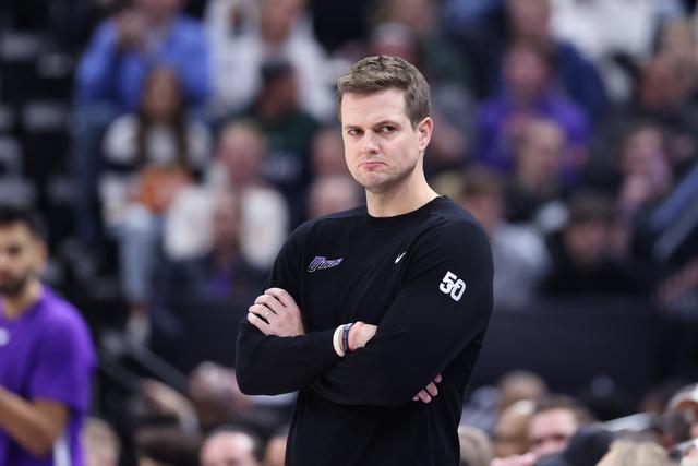 文班42分马刺胜老鹰 杜兰特37+10太阳负步行者