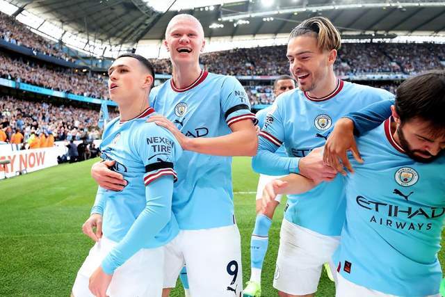 梅西社交媒体晒图 球场边悠闲喝茶发型梦回2018