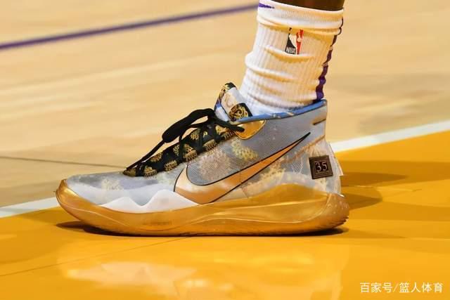 英超-福登双响丁丁助攻 曼城2-2布伦特福德